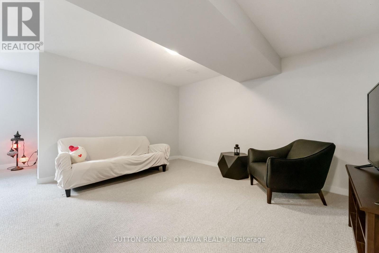 43 Aridus Crescent, Ottawa, Ontario  K2S 2L4 - Photo 24 - X12395268