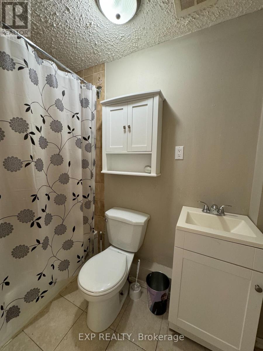 3 - 72 Barrette Street, Ottawa, Ontario  K1L 8A3 - Photo 4 - X12395339