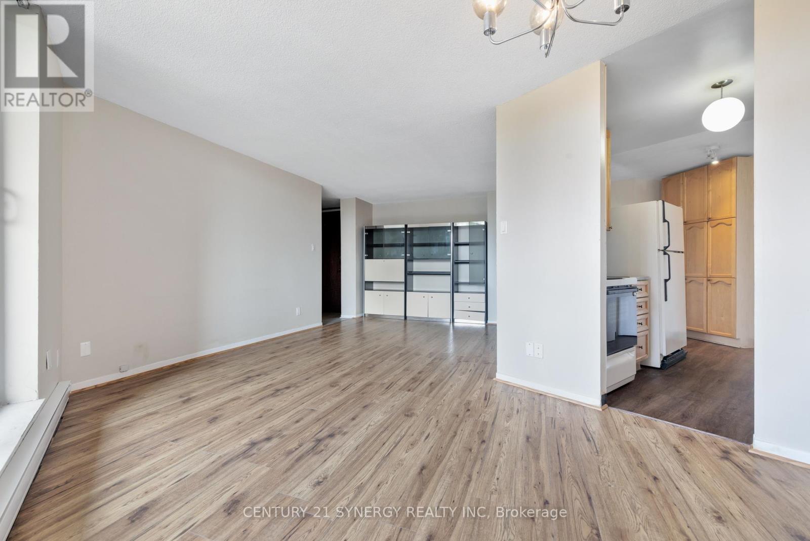 412 - 2000 Jasmine Crescent, Ottawa, Ontario  K1J 8K4 - Photo 10 - X12395352