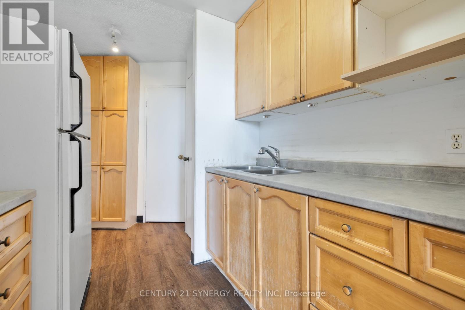 412 - 2000 Jasmine Crescent, Ottawa, Ontario  K1J 8K4 - Photo 12 - X12395352