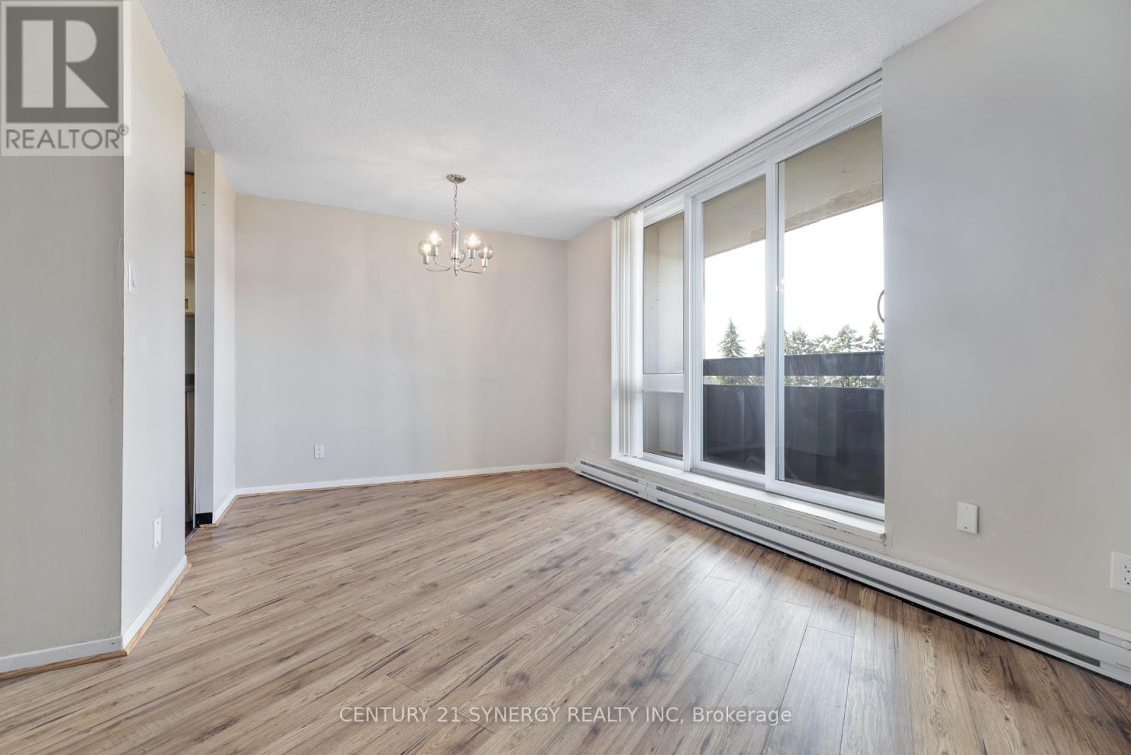 412 - 2000 Jasmine Crescent, Ottawa, Ontario  K1J 8K4 - Photo 6 - X12395352