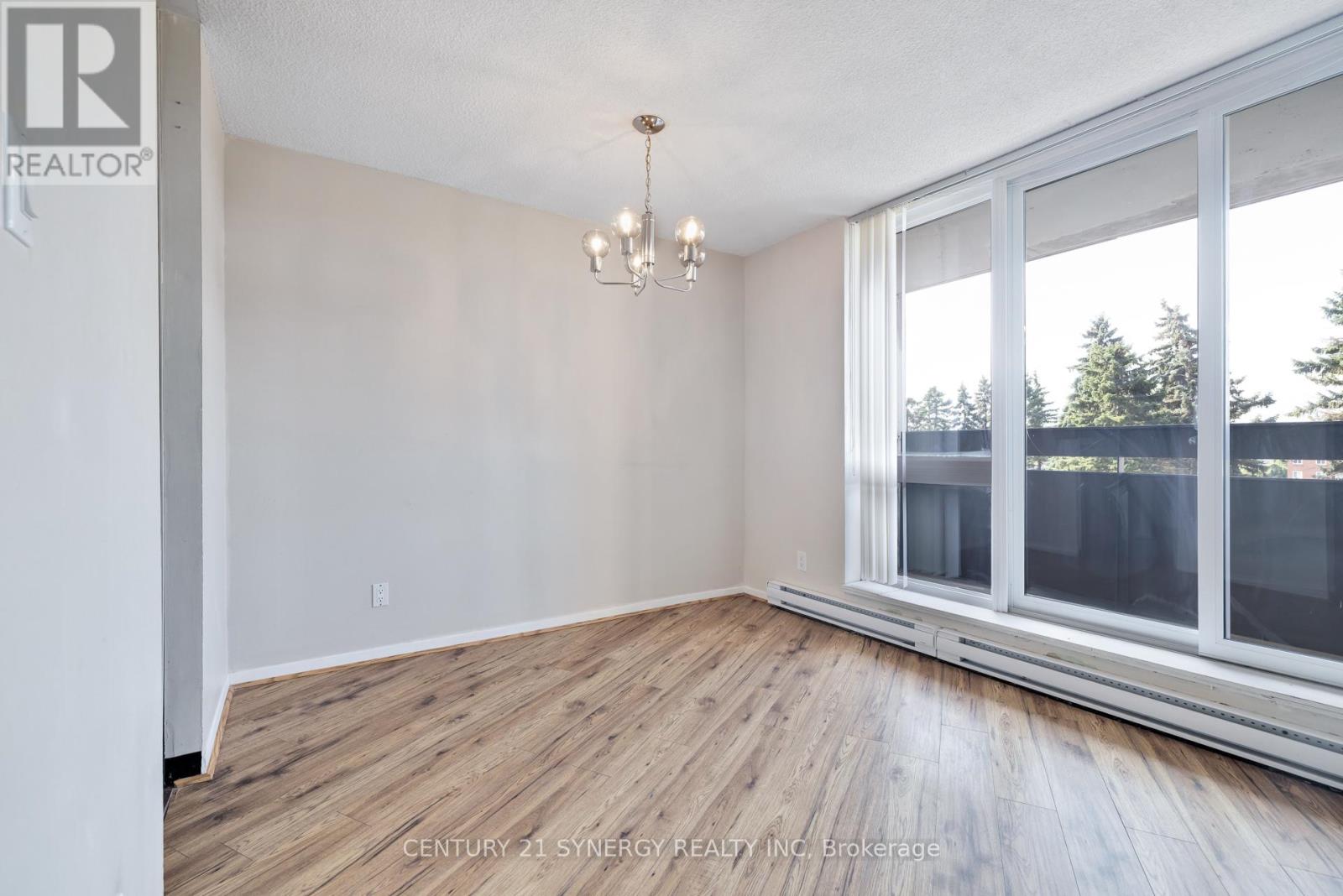 412 - 2000 Jasmine Crescent, Ottawa, Ontario  K1J 8K4 - Photo 7 - X12395352