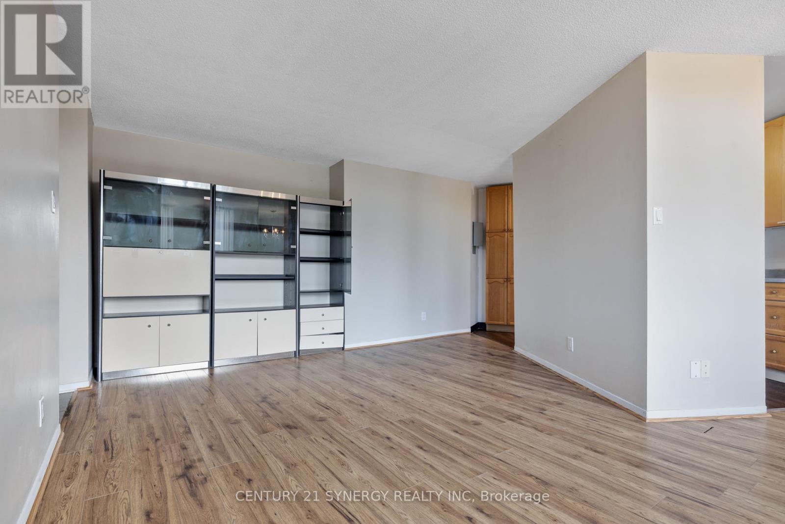 412 - 2000 Jasmine Crescent, Ottawa, Ontario  K1J 8K4 - Photo 9 - X12395352