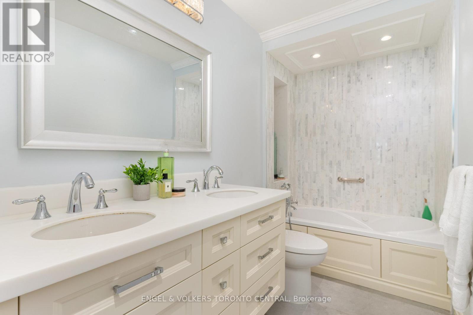 2107 - 300 Bloor Street E, Toronto (Rosedale-Moore Park), Ontario  M4W 3Y2 - Photo 15 - C12394747