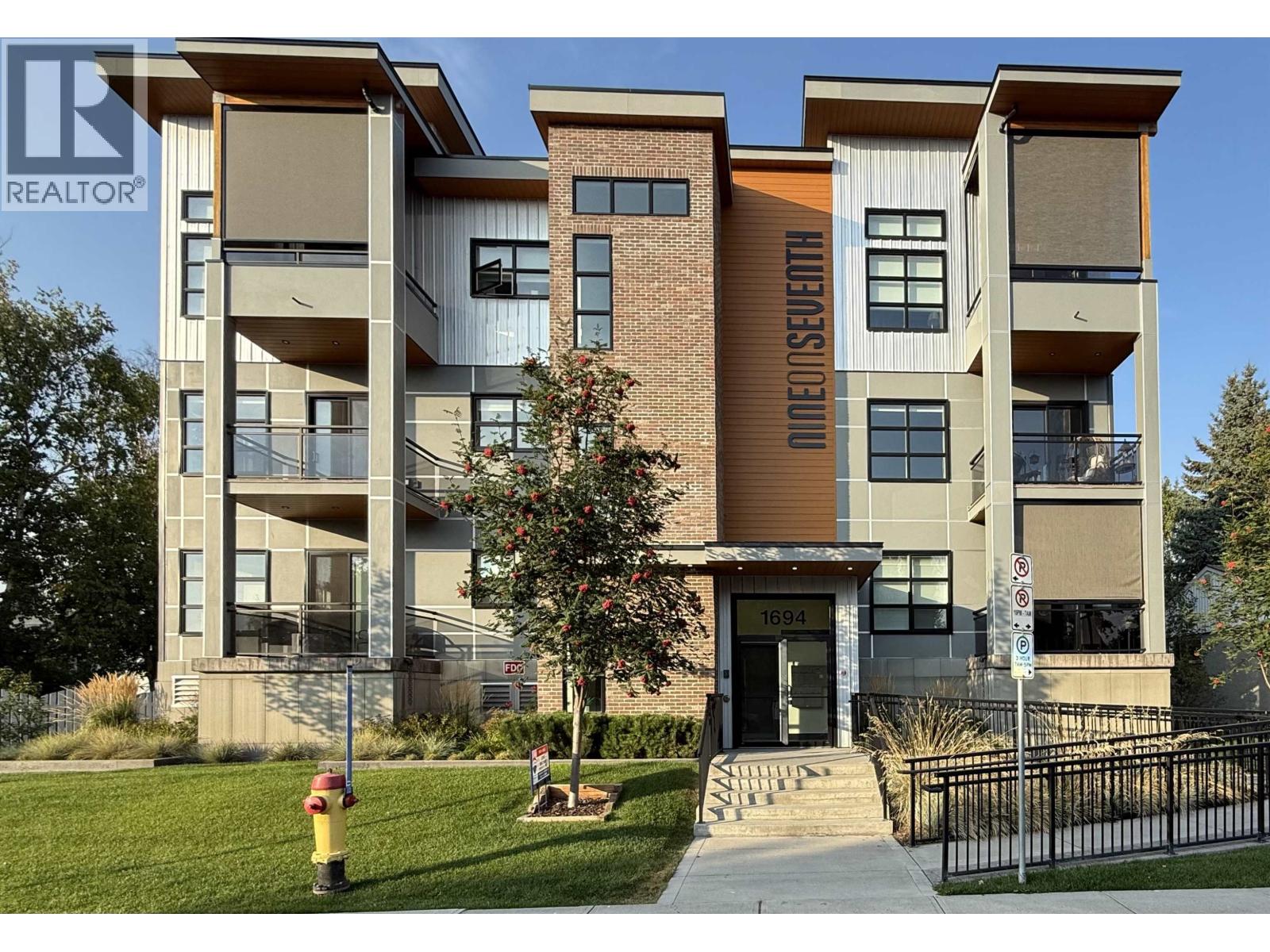 201 1694 7TH AVENUE, Prince George, British Columbia