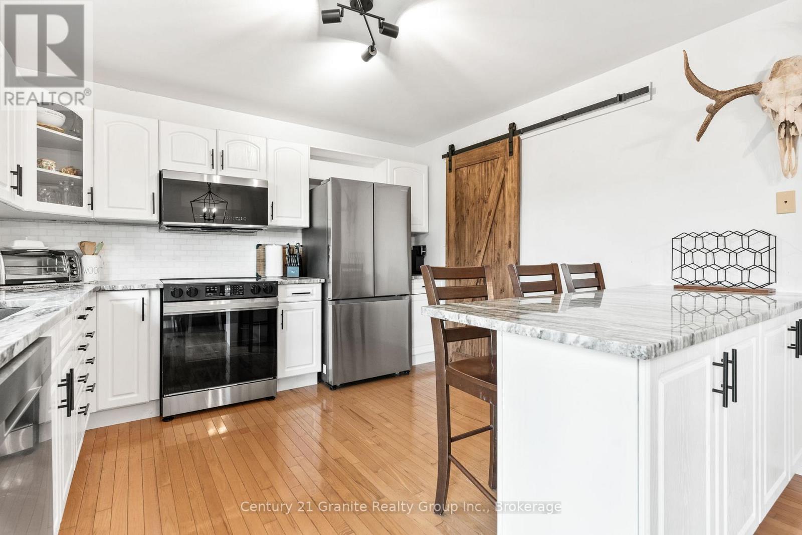 8 Mckay Street, Minden Hills (Anson), Ontario  K0M 2K0 - Photo 12 - X12395287