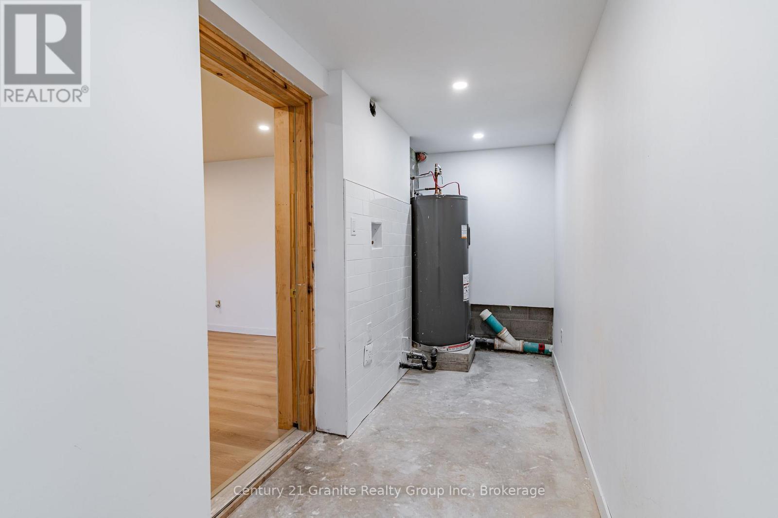 8 Mckay Street, Minden Hills (Anson), Ontario  K0M 2K0 - Photo 33 - X12395287