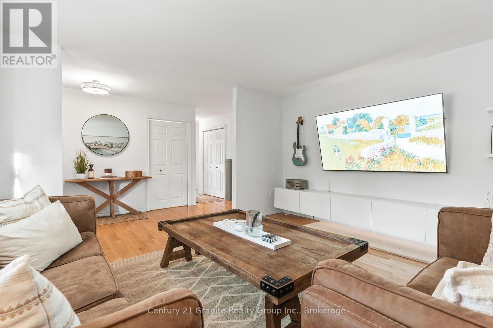 8 Mckay Street, Minden Hills (Anson), Ontario  K0M 2K0 - Photo 9 - X12395287