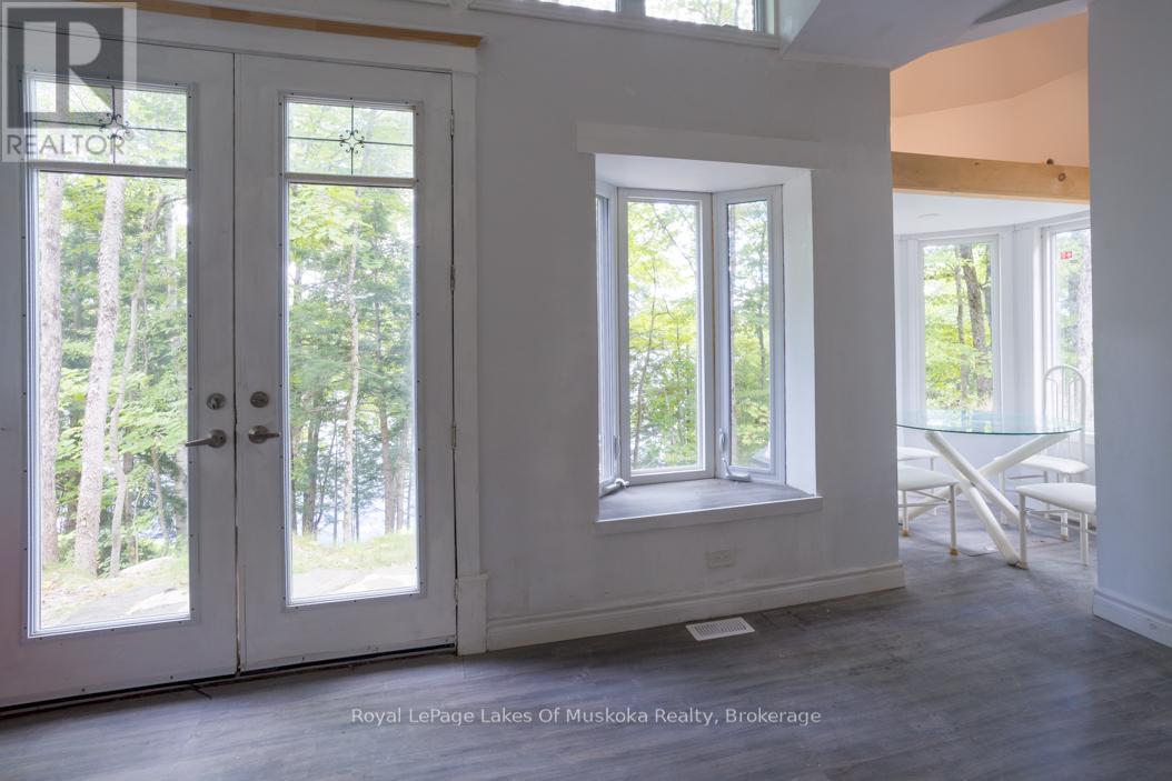 16 Long And Winding Road, Seguin, Ontario  P2A 2W8 - Photo 12 - X12395370