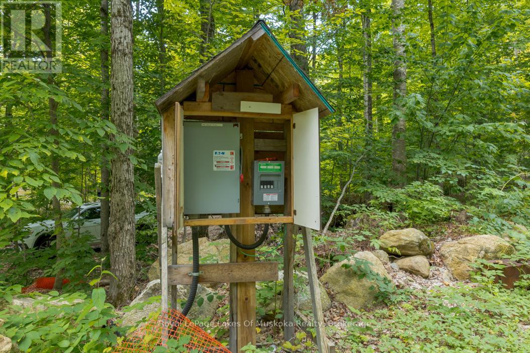 16 Long And Winding Road, Seguin, Ontario  P2A 2W8 - Photo 16 - X12395370