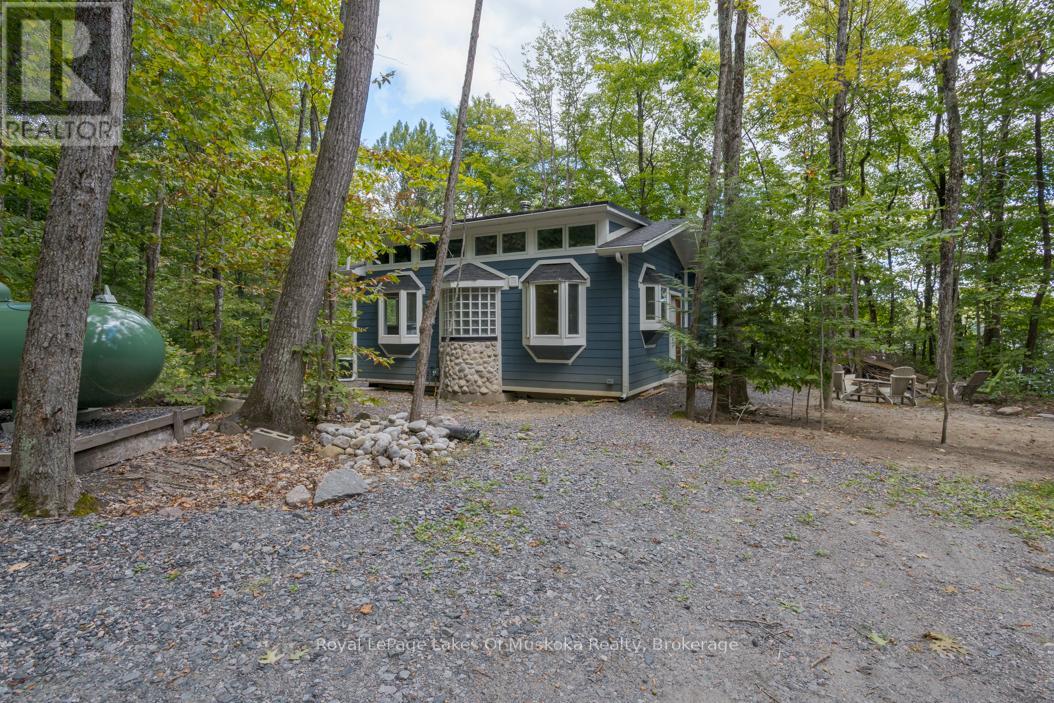16 Long And Winding Road, Seguin, Ontario  P2A 2W8 - Photo 2 - X12395370