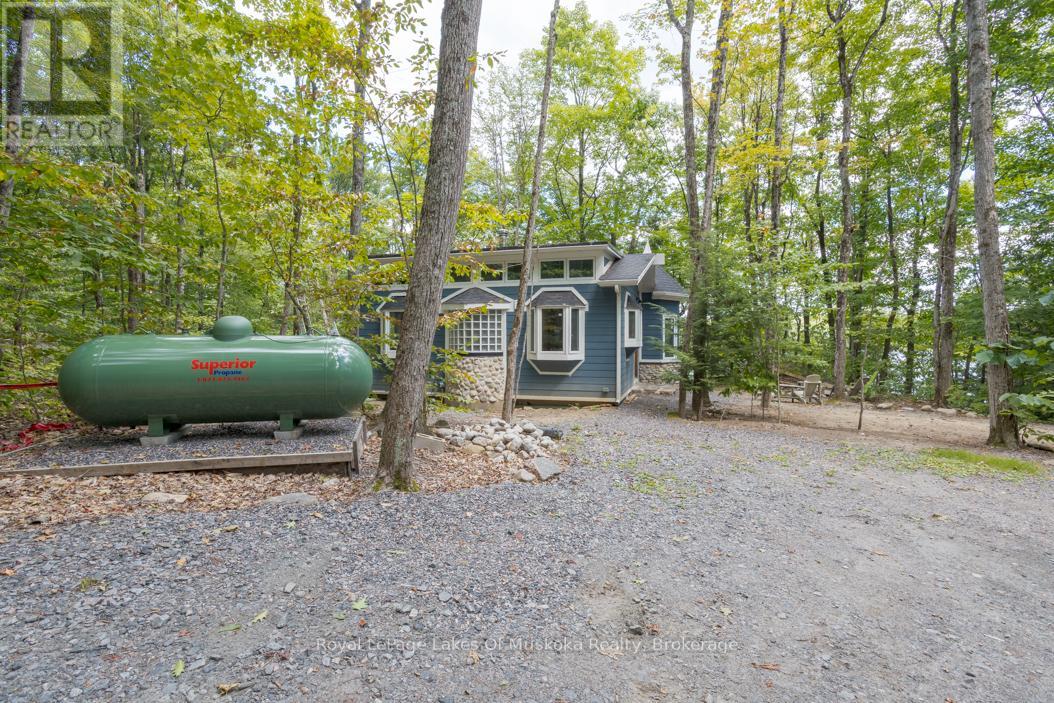 16 Long And Winding Road, Seguin, Ontario  P2A 2W8 - Photo 5 - X12395370