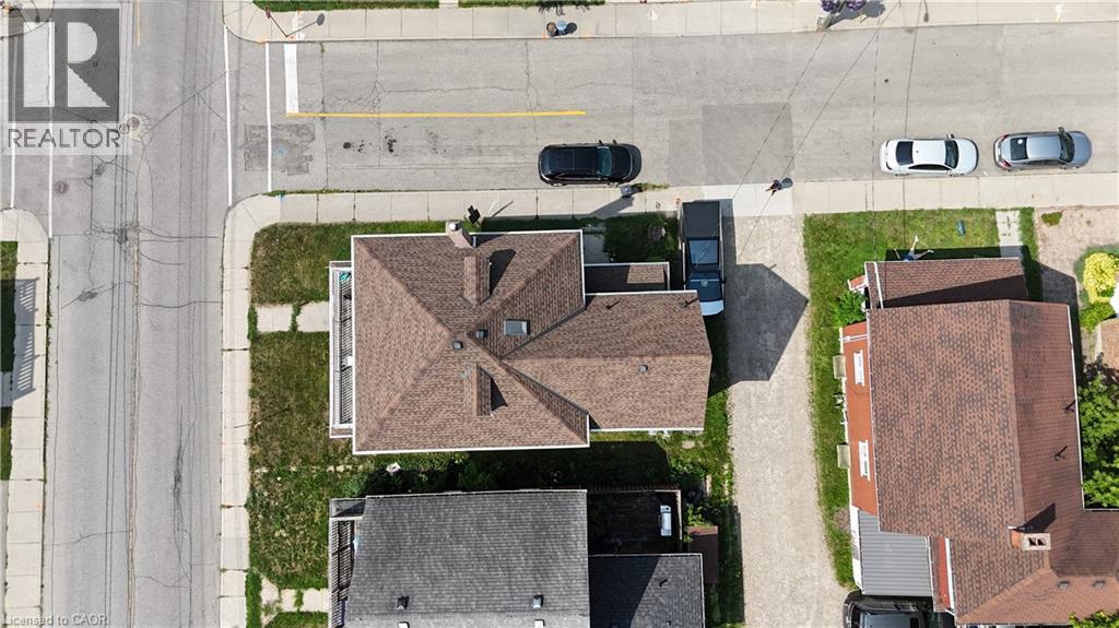 Property at 30 REGINA Street N image 4