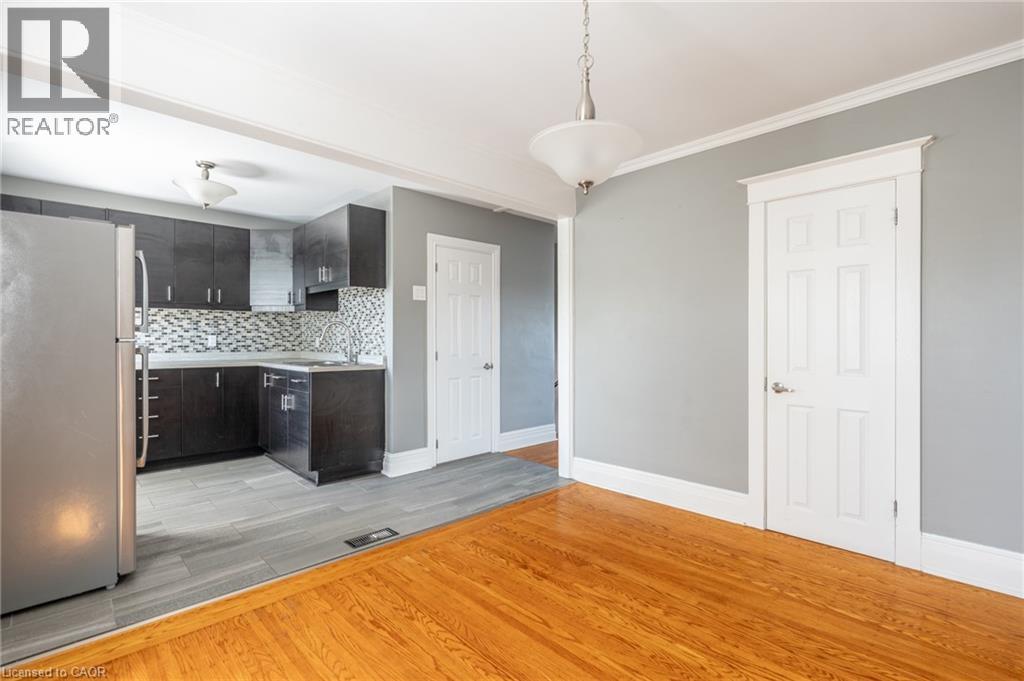39 Connaught Avenue N, Hamilton, Ontario  L8L 6Y6 - Photo 10 - 40768338