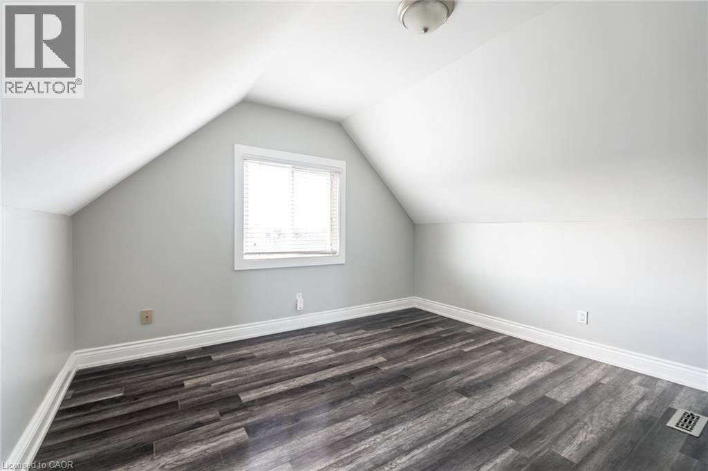 39 Connaught Avenue N, Hamilton, Ontario  L8L 6Y6 - Photo 20 - 40768338