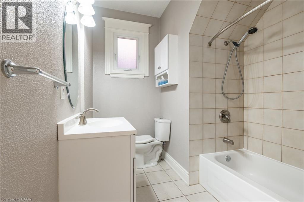 39 Connaught Avenue N, Hamilton, Ontario  L8L 6Y6 - Photo 35 - 40768338