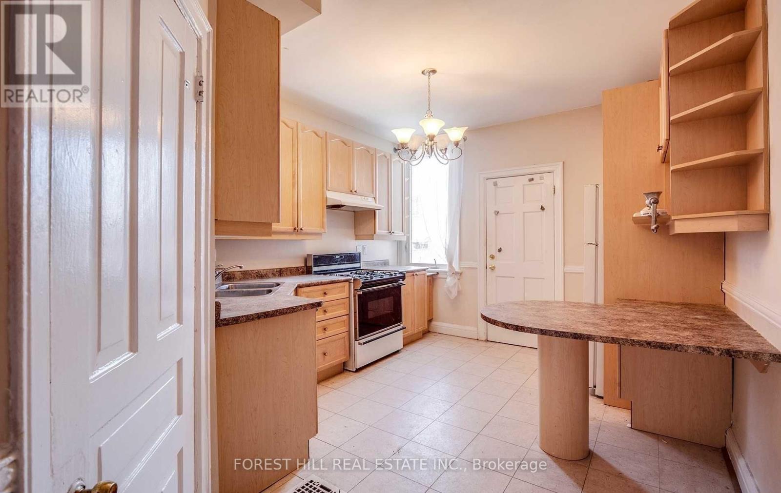 775 Markham Street, Toronto (Annex), Ontario  M6G 2M4 - Photo 6 - C12395172