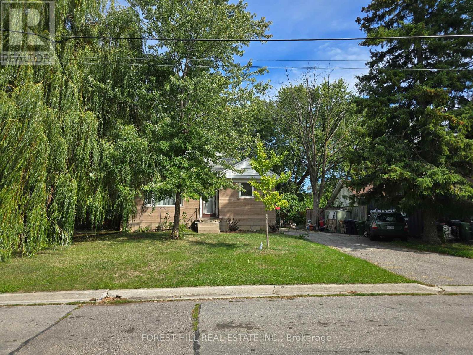 3 Lister Drive, Toronto (Newtonbrook West), Ontario  M2R 2W7 - Photo 1 - C12395180