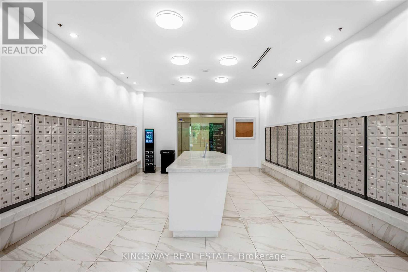 1802 - 14 York Street, Toronto, Ontario  M5J 2Z2 - Photo 15 - C12395227