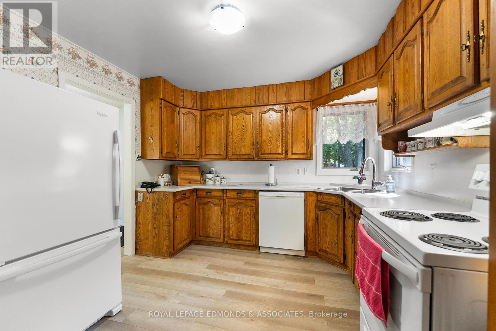36 Crescent Drive, Brudenell, Ontario  K0J 2E0 - Photo 16 - X12321691
