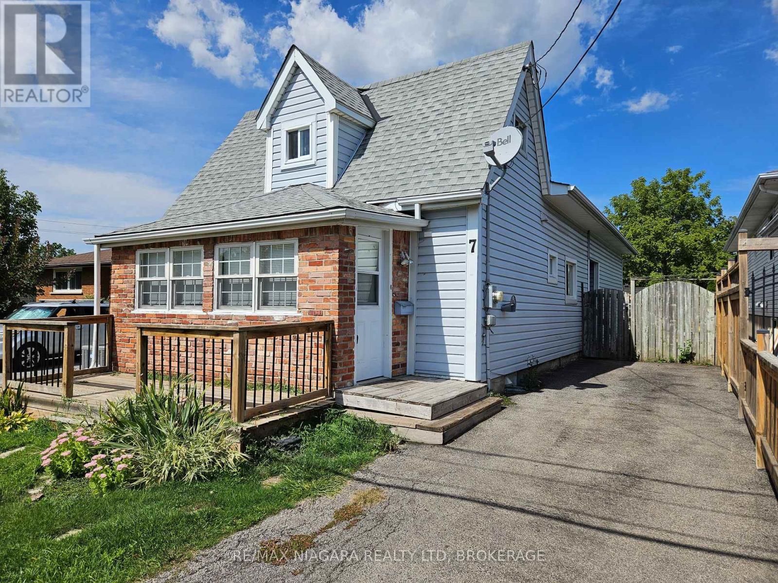7 BLOOMFIELD AVENUE, St. Catharines, Ontario