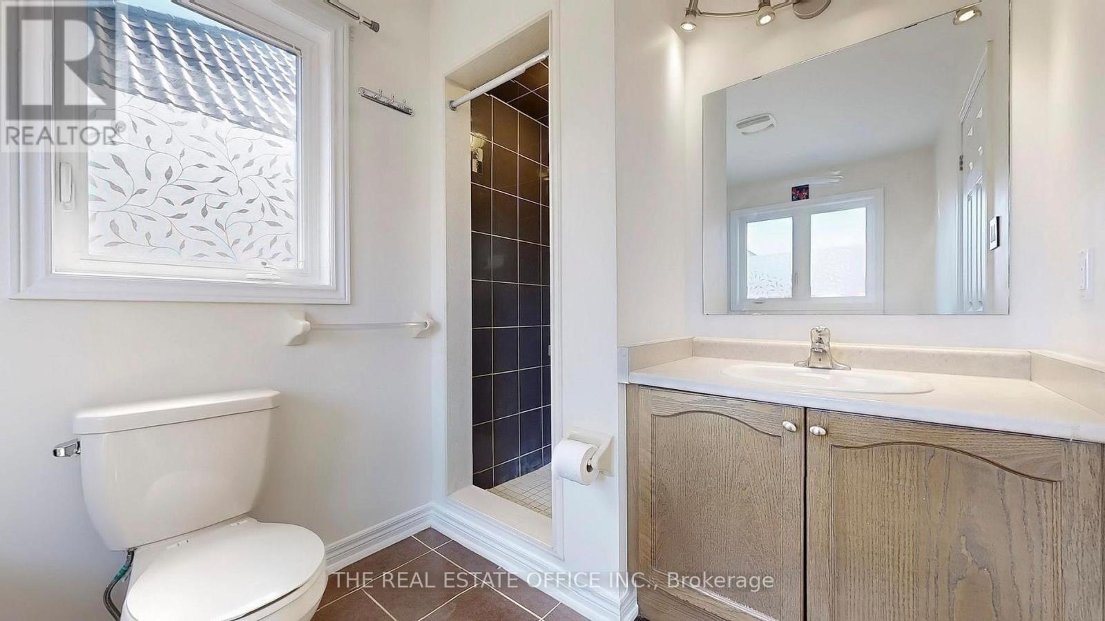 10 Betony Drive, Richmond Hill, Ontario  L4E 0V7 - Photo 12 - N12395165