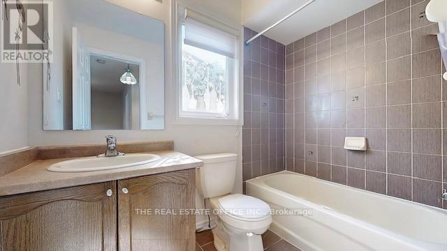10 Betony Drive, Richmond Hill, Ontario  L4E 0V7 - Photo 15 - N12395165