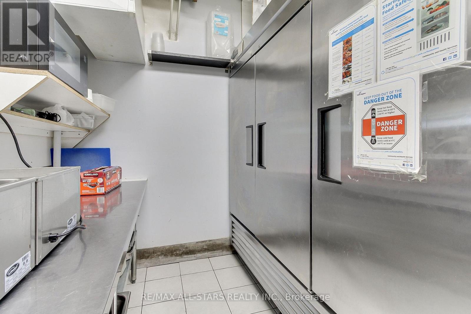 1 - 320 Harry Walker Parkway, Newmarket (Newmarket Industrial Park), Ontario  L3Y 7B4 - Photo 13 - N12395168
