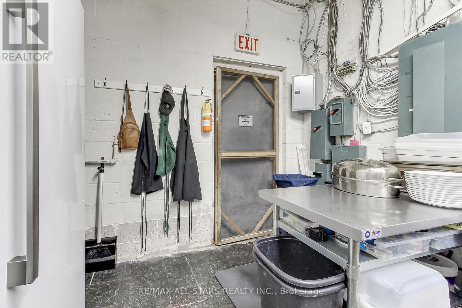 1 - 320 Harry Walker Parkway, Newmarket (Newmarket Industrial Park), Ontario  L3Y 7B4 - Photo 19 - N12395168