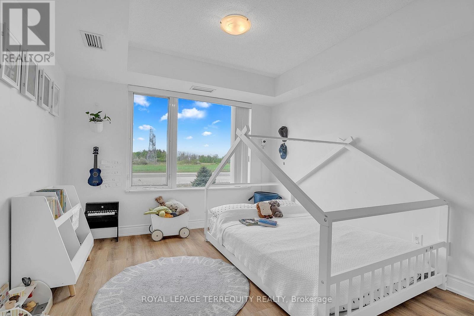 210 - 273 South Park Road, Markham (Commerce Valley), Ontario  L3T 0B5 - Photo 17 - N12395188