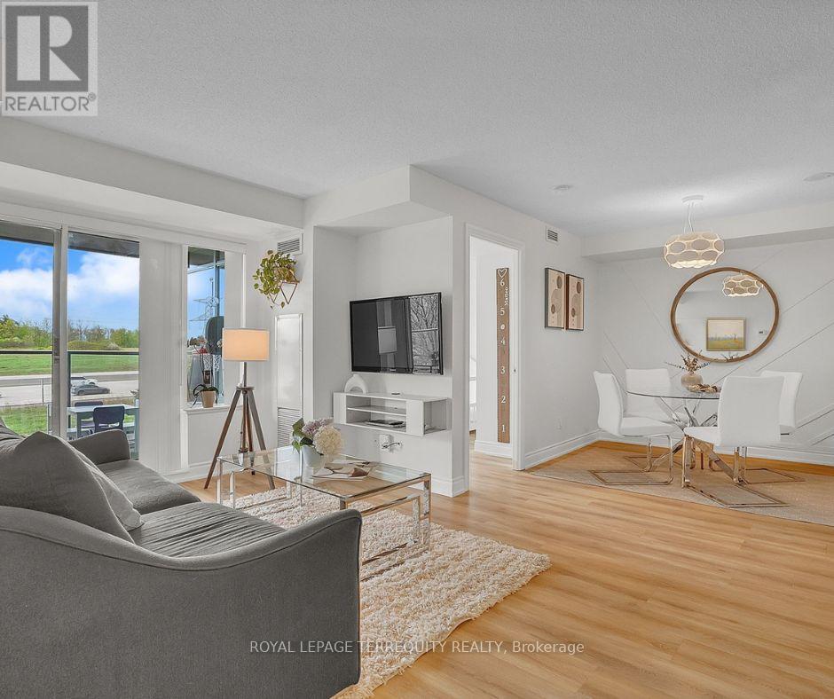 210 - 273 South Park Road, Markham (Commerce Valley), Ontario  L3T 0B5 - Photo 2 - N12395188