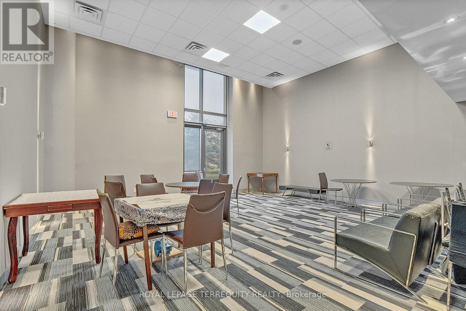 210 - 273 South Park Road, Markham (Commerce Valley), Ontario  L3T 0B5 - Photo 24 - N12395188
