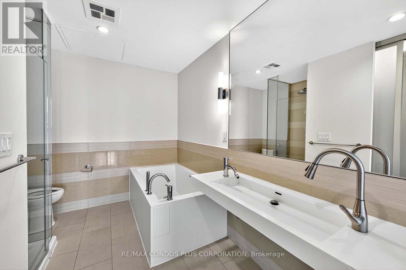 #207 - 390 Cherry Street, Toronto (Waterfront Communities), Ontario  M5A 0E2 - Photo 18 - C12395243