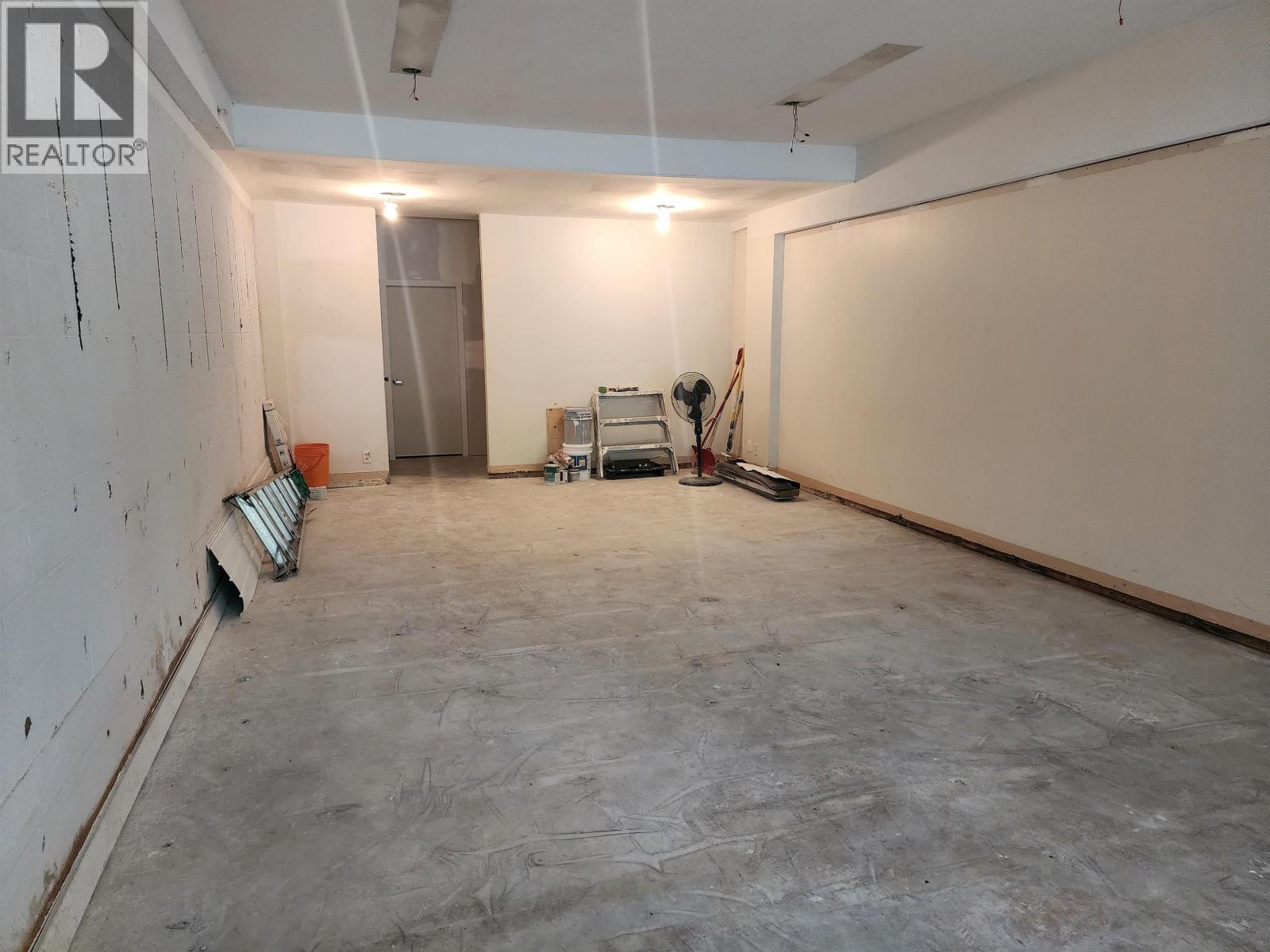 3729 Renfrew Street, Vancouver, British Columbia  V5M 3L7 - Photo 2 - C8072054