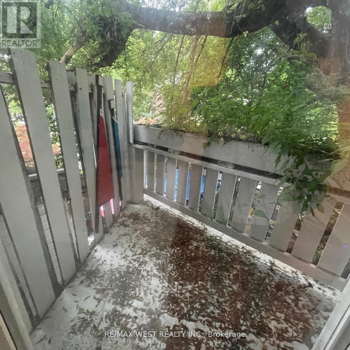 1813 Gerrard Street E, Toronto, Ontario  M4L 2B6 - Photo 11 - E12395251