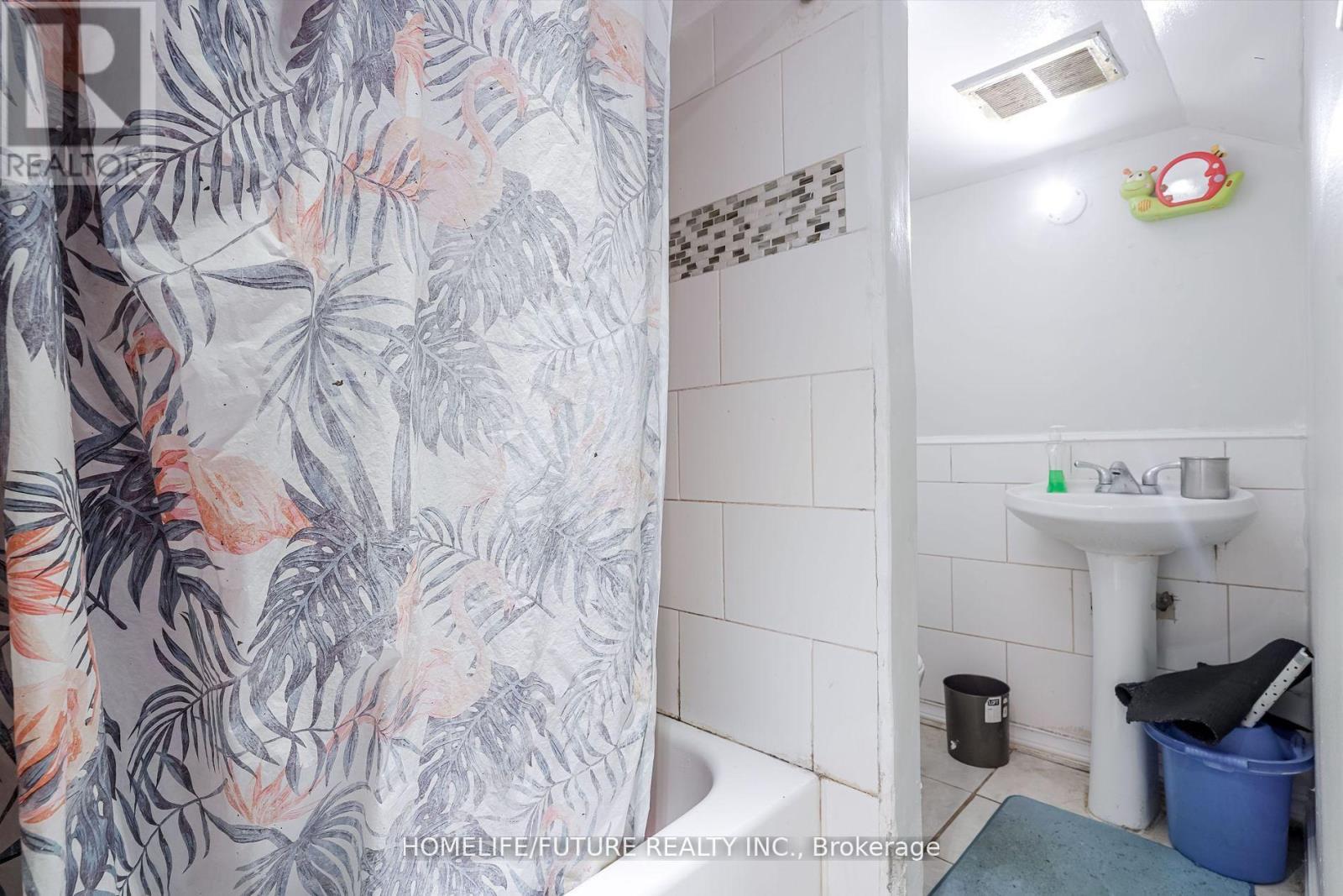 Bsmt - 47 Carisbrooke Square, Toronto, Ontario  M1B 4M5 - Photo 5 - E12395324
