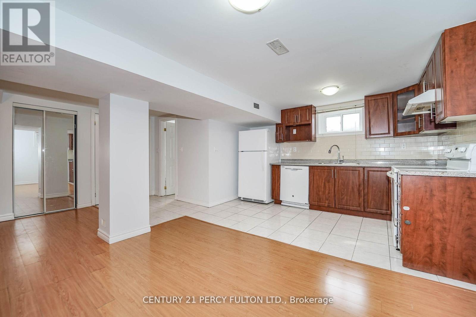 BSMT - 72 LYNVALLEY CRESCENT, Toronto, Ontario