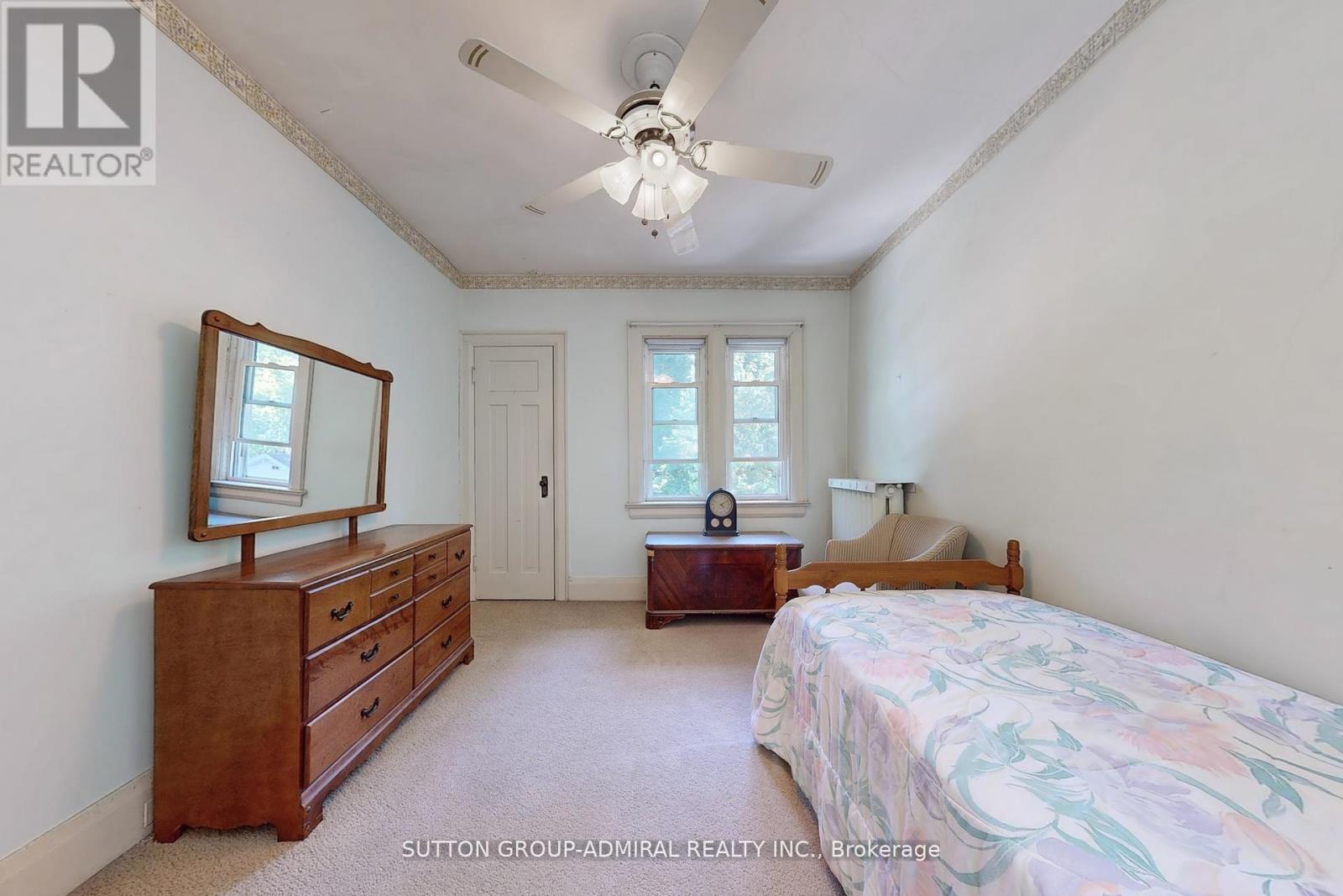 1 Valleyview Gardens, Toronto (Lambton Baby Point), Ontario  M6S 2B5 - Photo 15 - W12395179