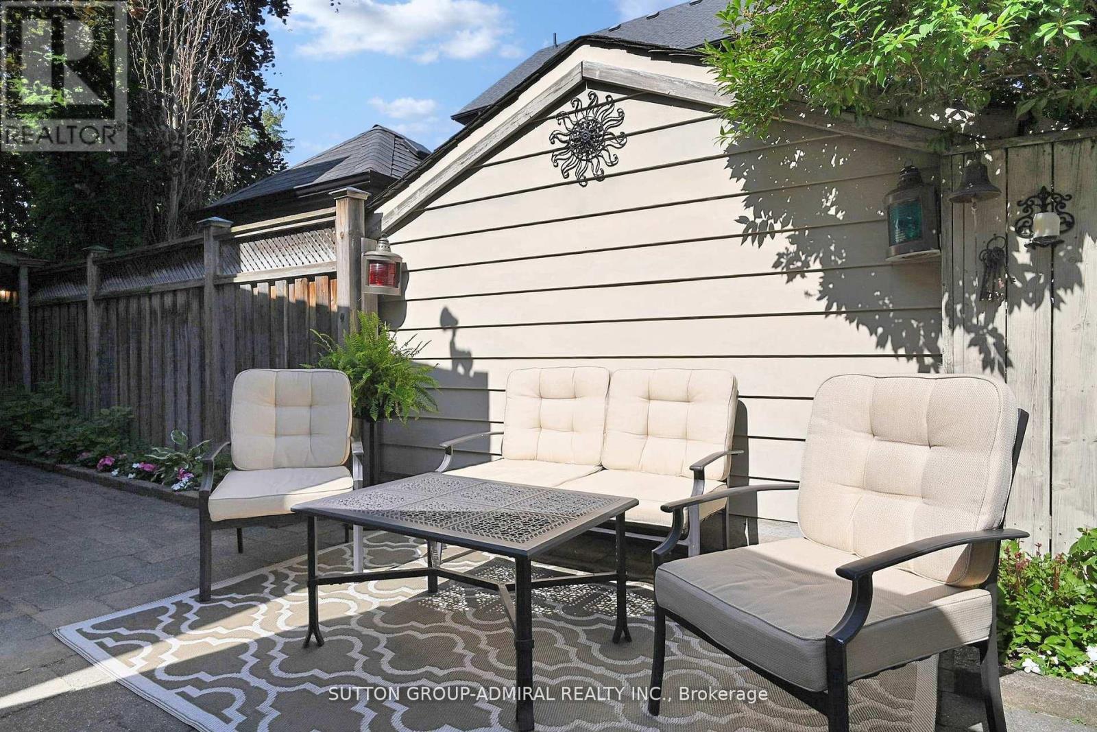 1 Valleyview Gardens, Toronto (Lambton Baby Point), Ontario  M6S 2B5 - Photo 27 - W12395179