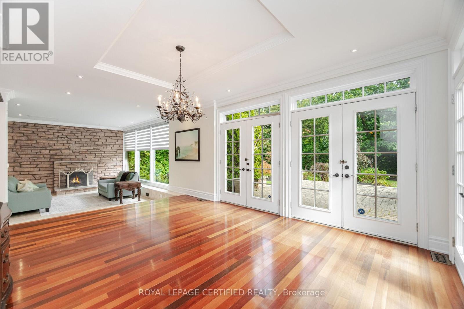 2197 Courrier Lane, Mississauga, Ontario  L5C 1V1 - Photo 11 - W12395195