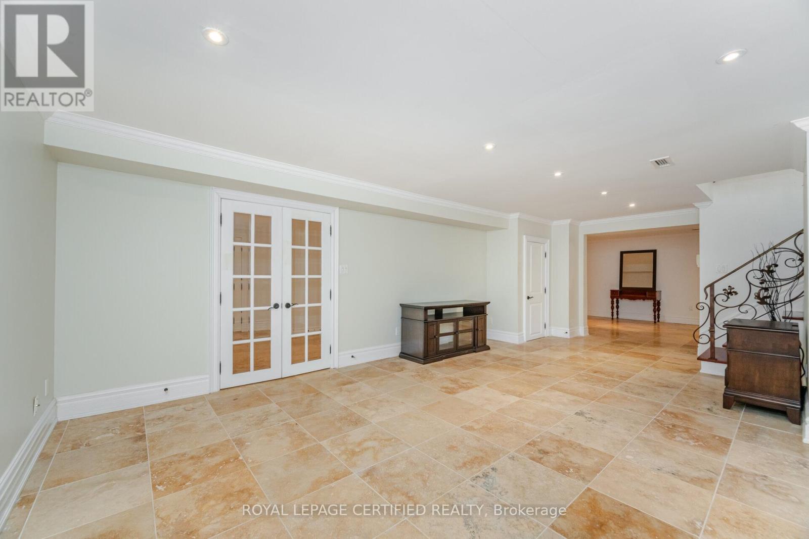 2197 Courrier Lane, Mississauga, Ontario  L5C 1V1 - Photo 42 - W12395195