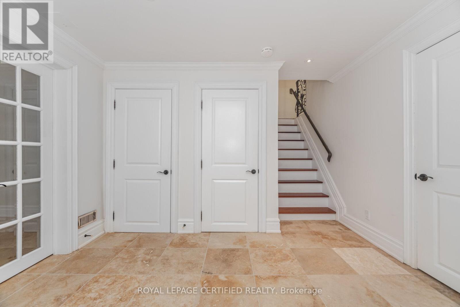 2197 Courrier Lane, Mississauga, Ontario  L5C 1V1 - Photo 43 - W12395195