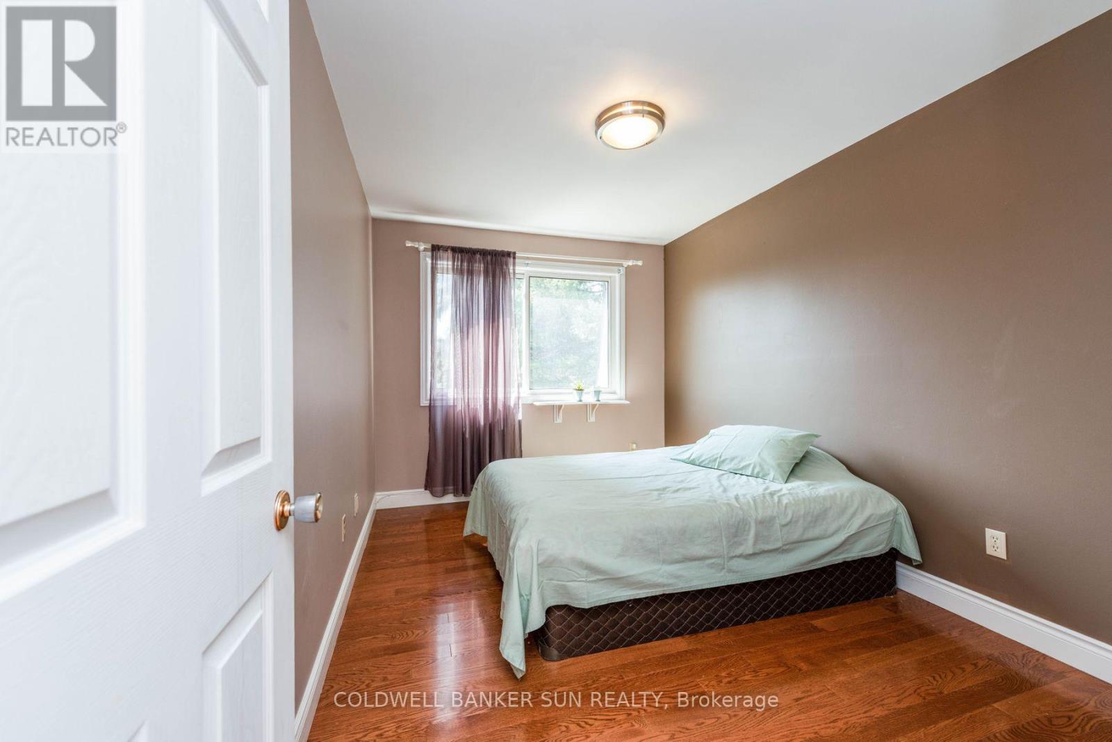 2483 Yarmouth Crescent, Oakville (Wo West), Ontario  L6L 2M9 - Photo 15 - W12395218