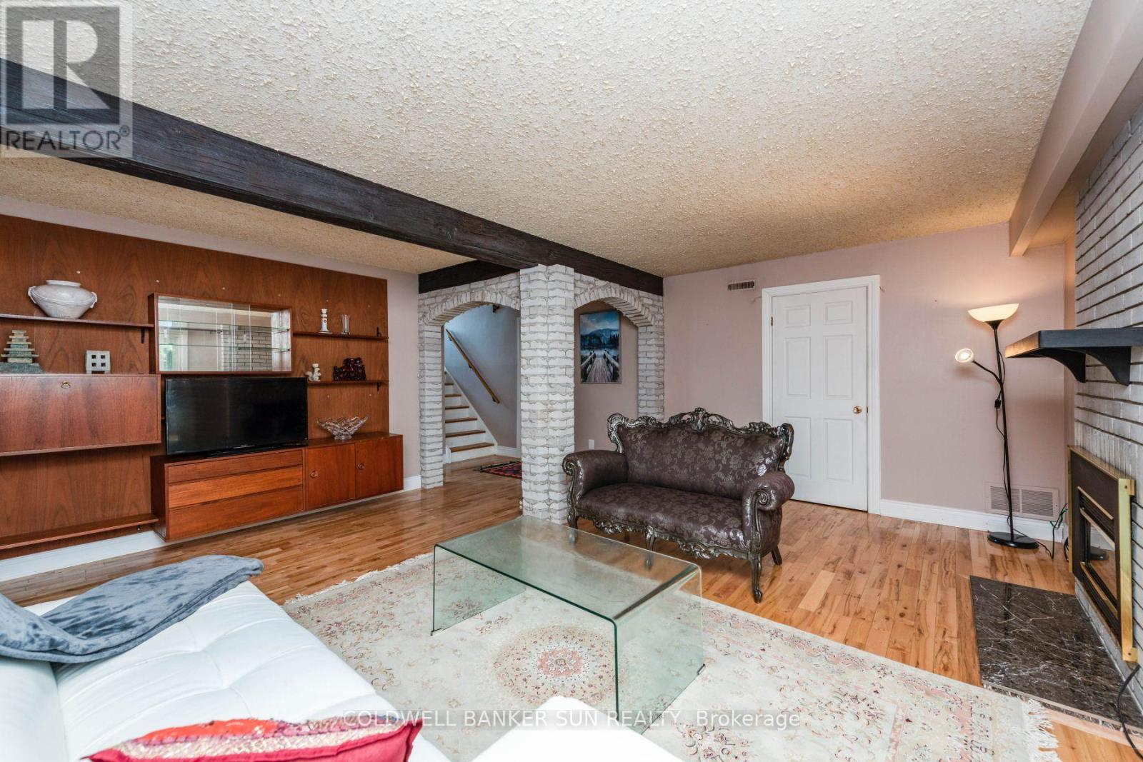 2483 Yarmouth Crescent, Oakville (Wo West), Ontario  L6L 2M9 - Photo 23 - W12395218