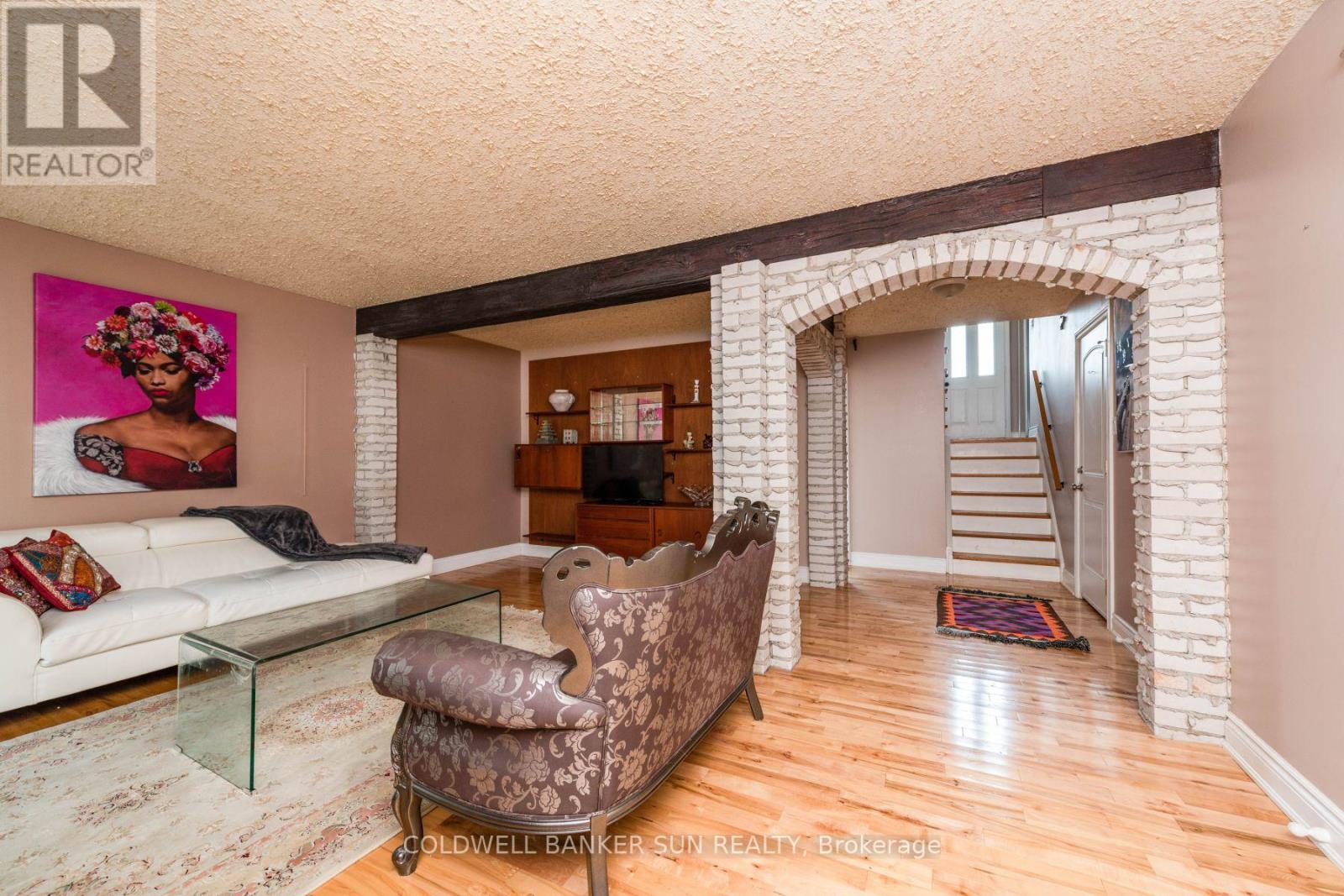 2483 Yarmouth Crescent, Oakville (Wo West), Ontario  L6L 2M9 - Photo 26 - W12395218