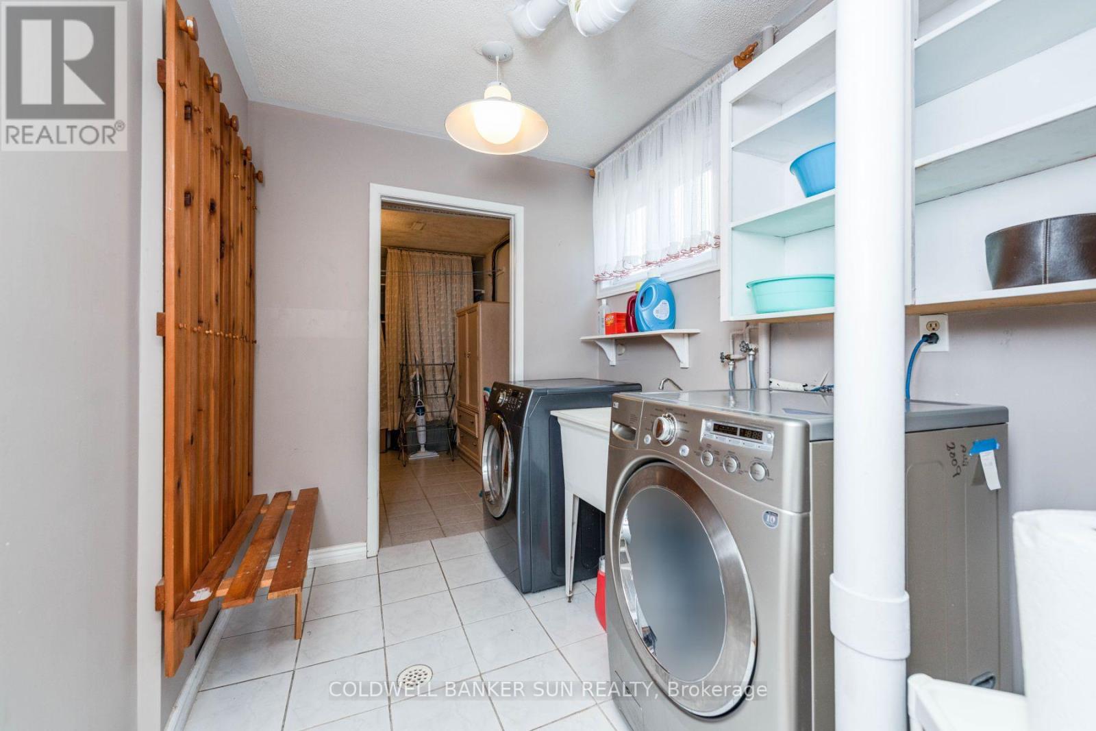 2483 Yarmouth Crescent, Oakville (Wo West), Ontario  L6L 2M9 - Photo 32 - W12395218