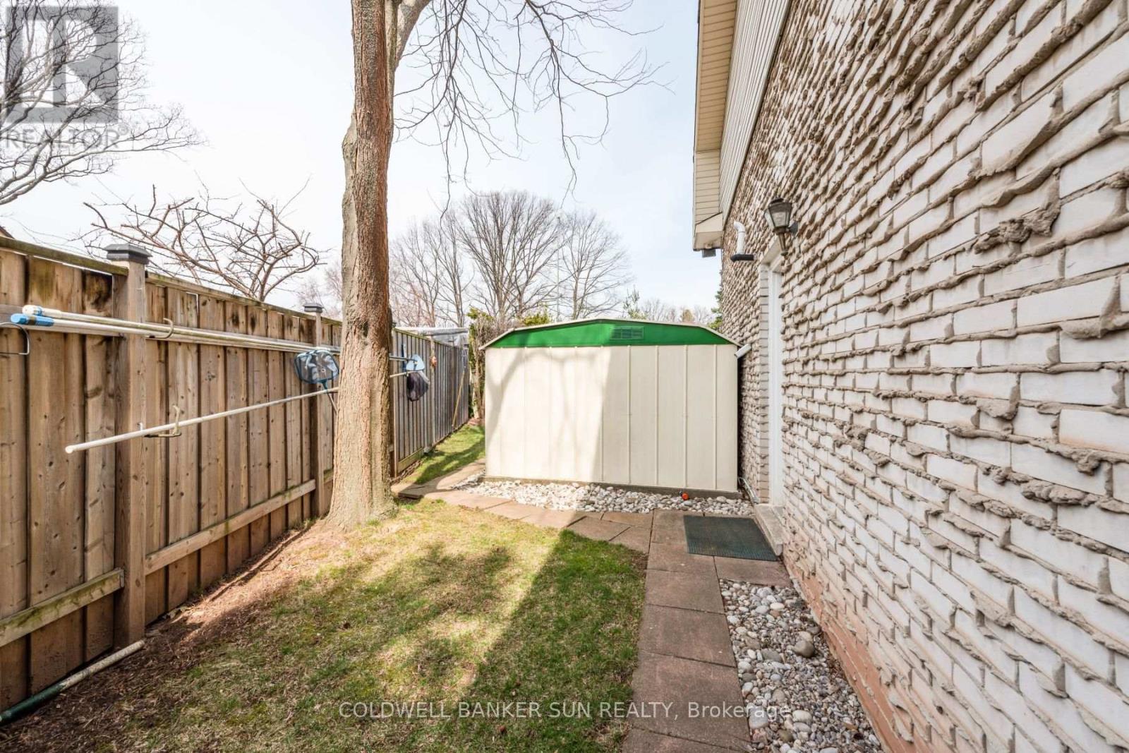 2483 Yarmouth Crescent, Oakville (Wo West), Ontario  L6L 2M9 - Photo 35 - W12395218
