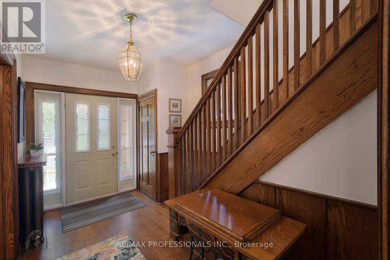 Property at 302 ARMADALE AVENUE image 3