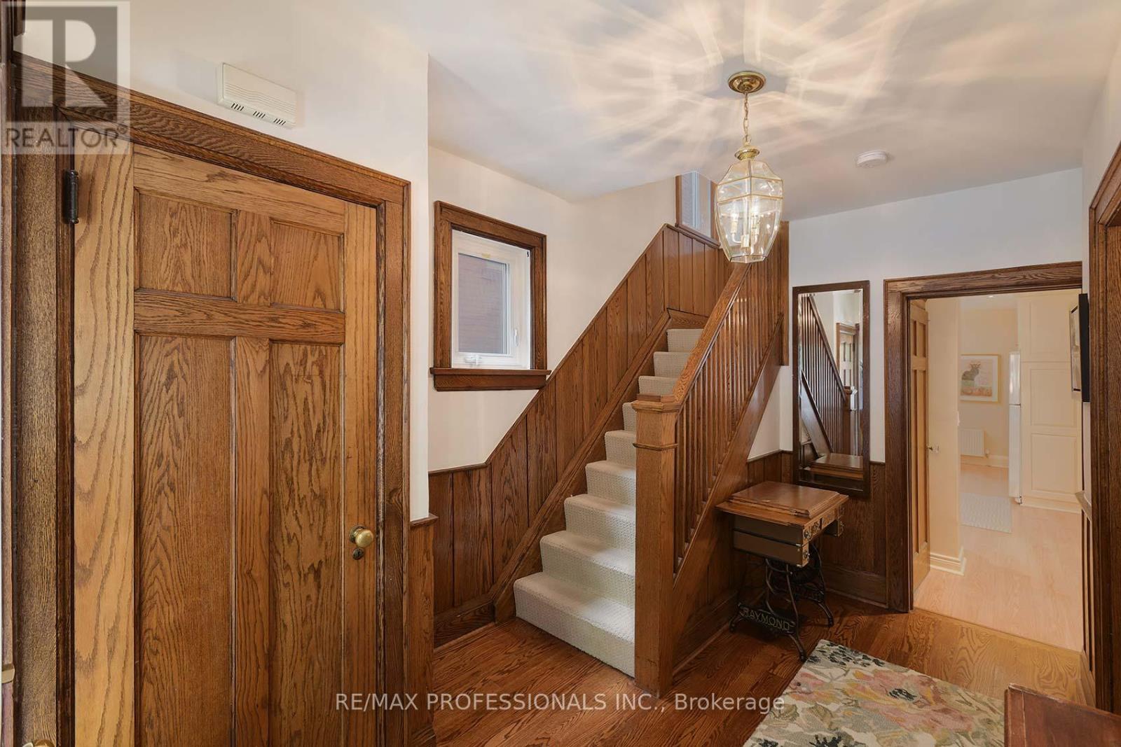 Property at 302 ARMADALE AVENUE image 4