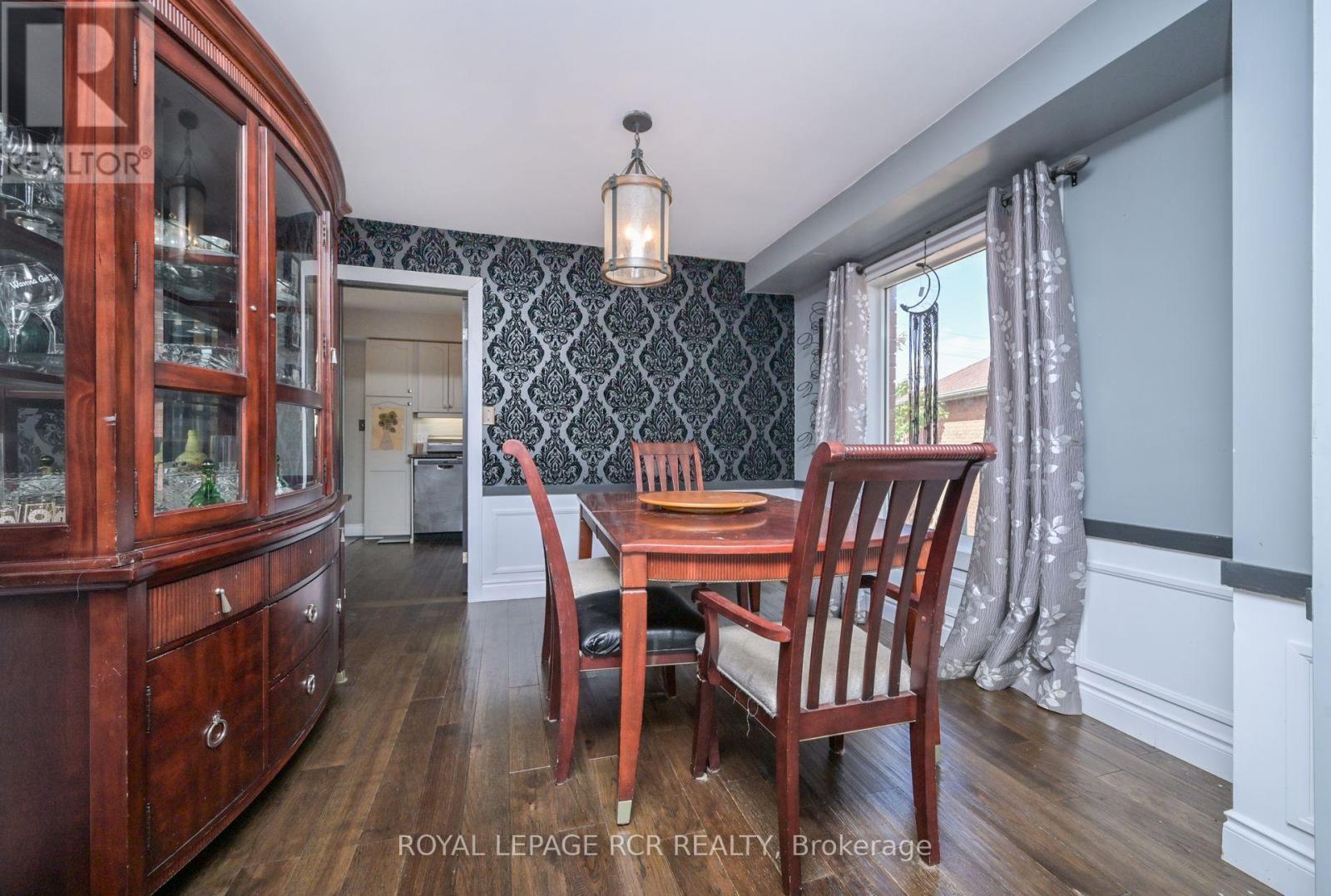 22 Coburn Crescent, New Tecumseth, Ontario  L0G 1A0 - Photo 11 - N12395361